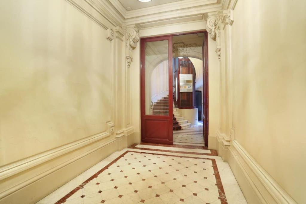 Louvre Apartment Paris